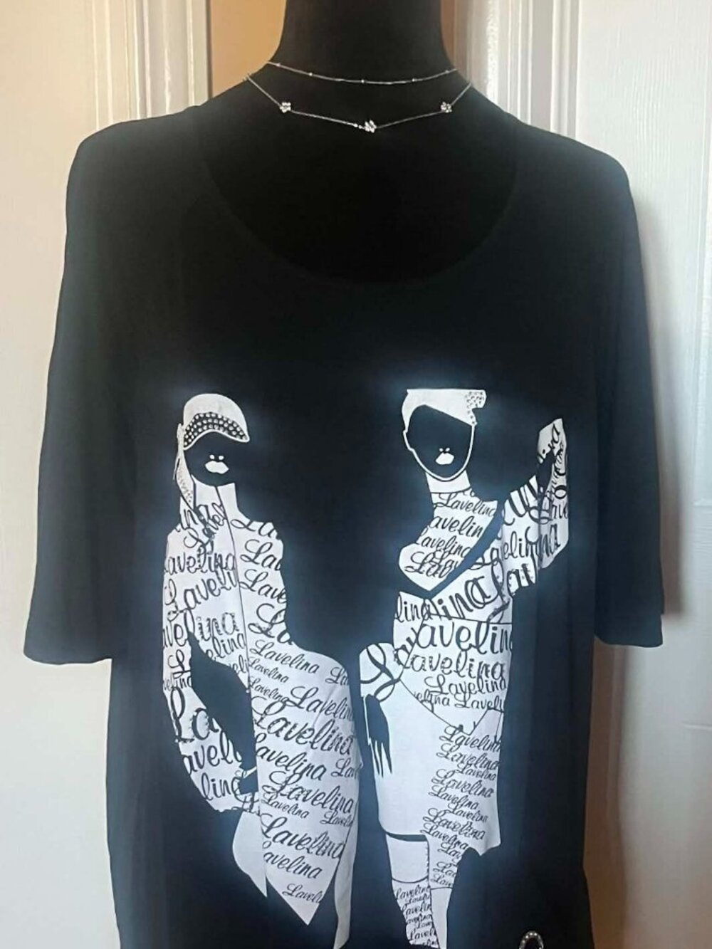 Red Coral Black and White Graphic Shirt with Shiny Rhinestones Pocket (C31)